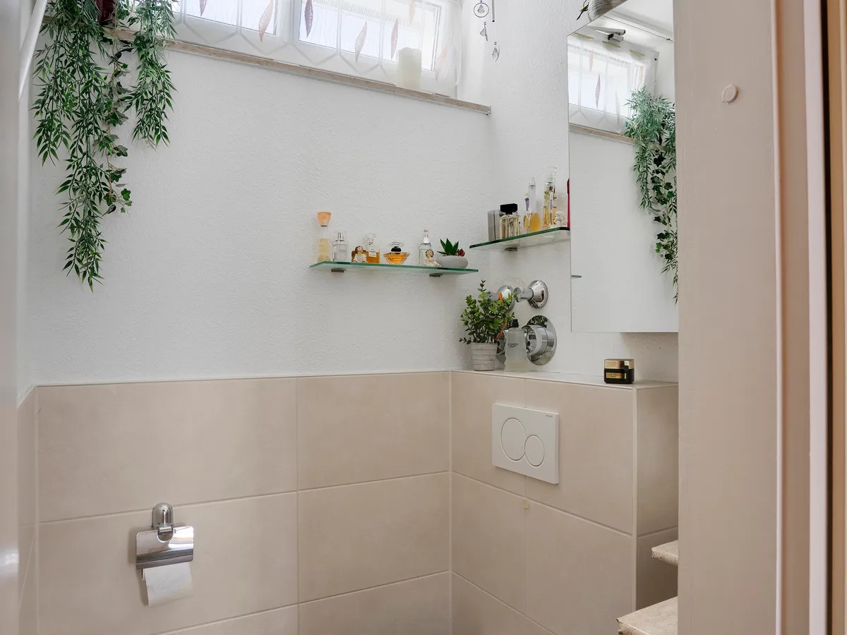 Separate Toilette