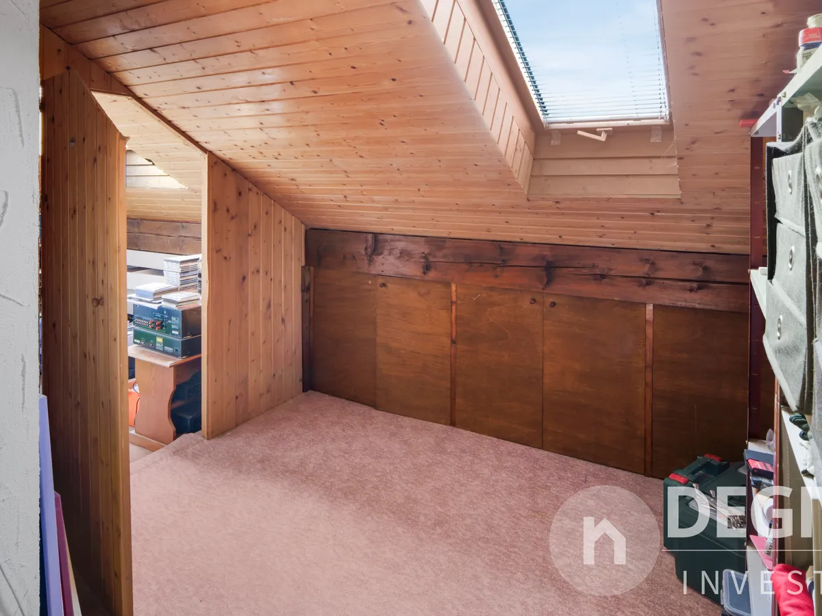 Kniestock  - extra Stauraum