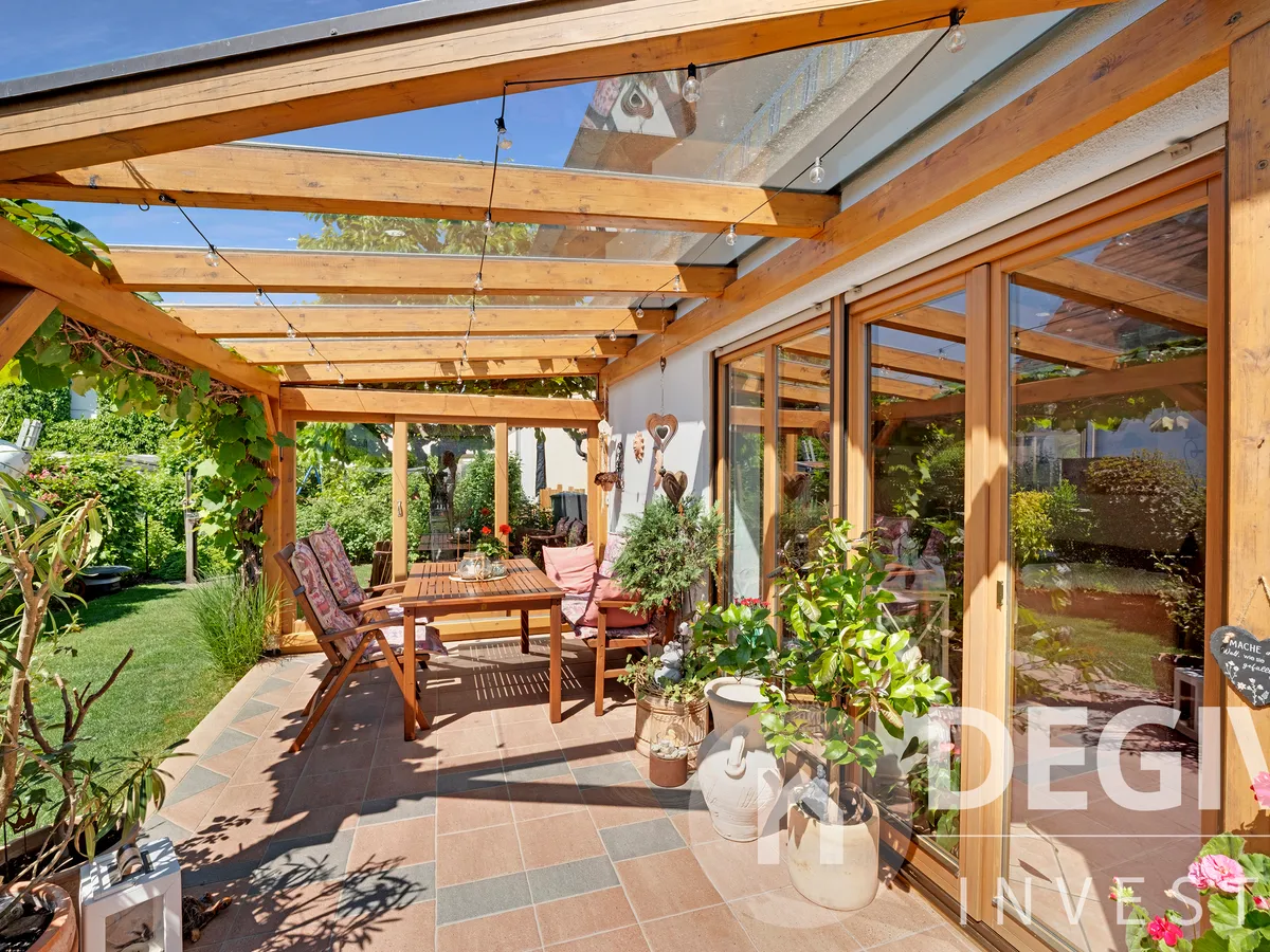 Terrasse mit Glasdach