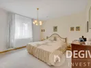 Hauptschlafzimmer mit Doppelbett