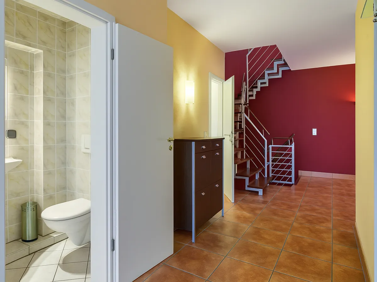 Eingangsbereich mit Gäste-WC