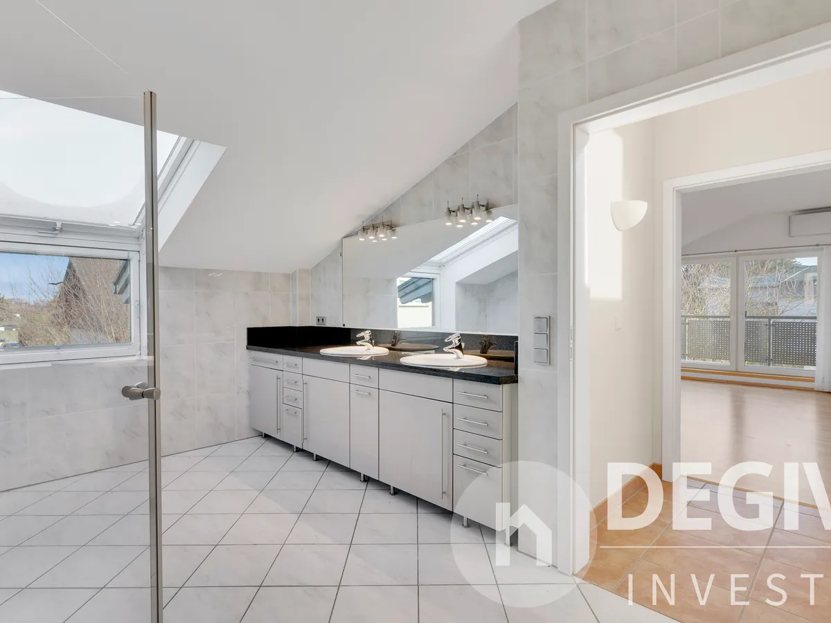 Masterbad mit Doppelwaschtisch 