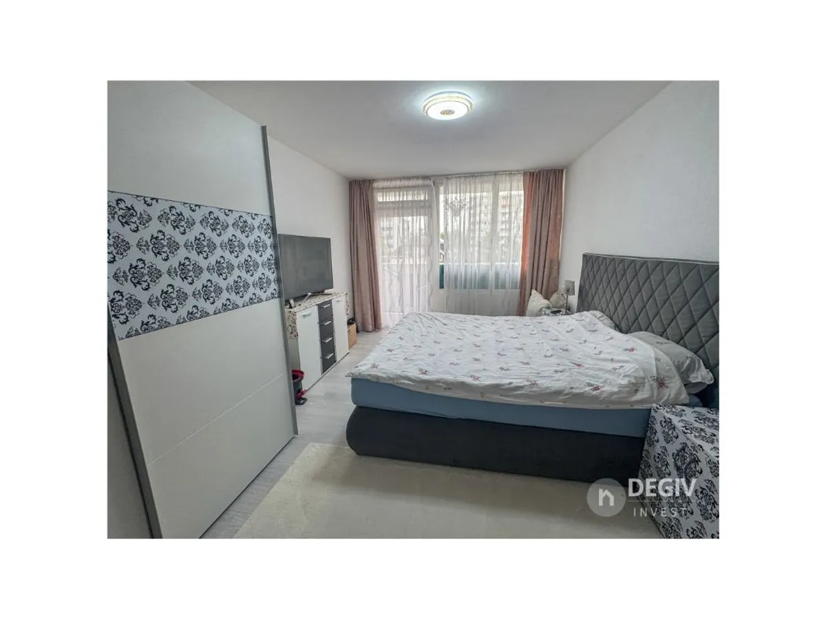 Schlafzimmer Eltern