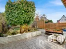 Terrasse mit Blick in den Garten