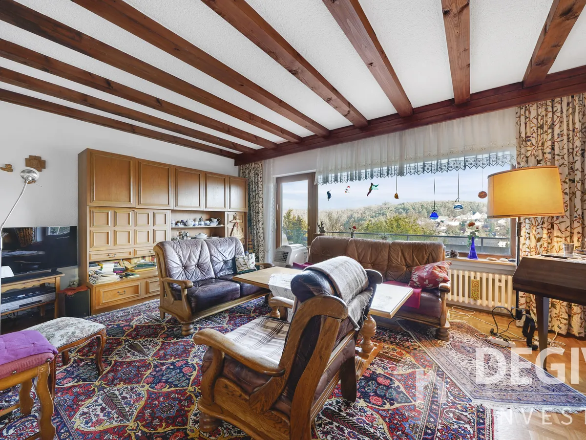 Wohnzimmer mit Blick zum Garten