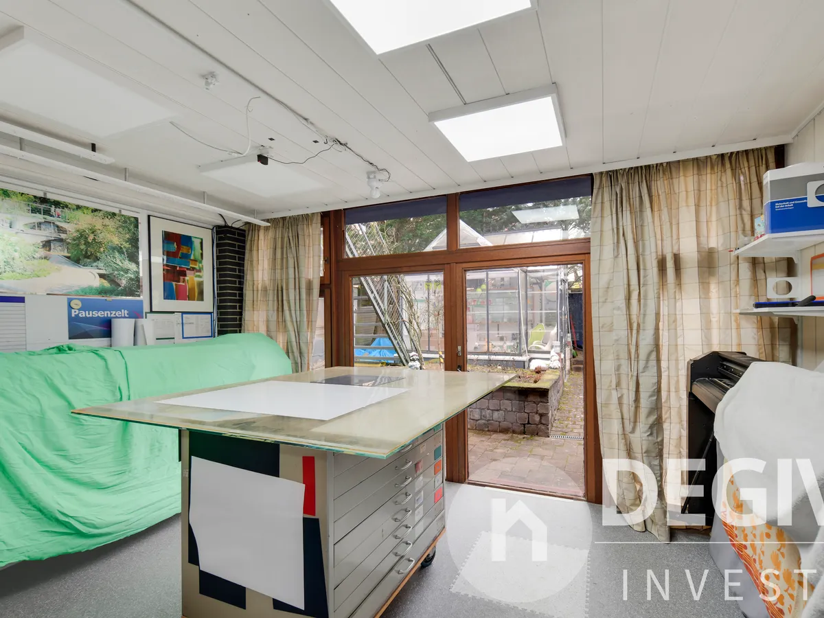 Arbeitsraum mit Gartenzugang