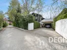 Zufahrt mit Garage