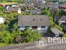 Drohnenaufnahme - Frontansicht mit Carport und Garage