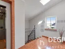 Treppenhaus und Lift DG