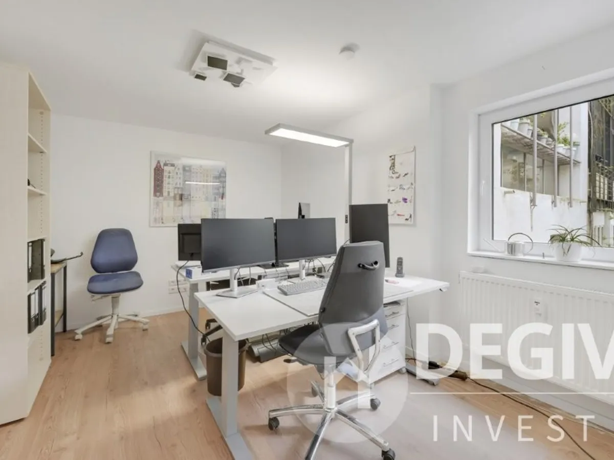 Büro 8