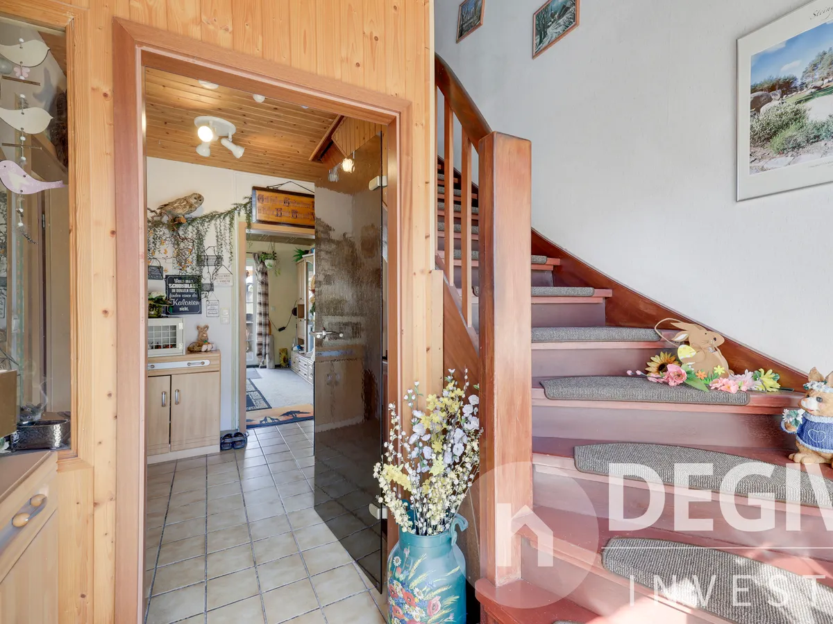 Eingangsbereich mit Treppenaufgang