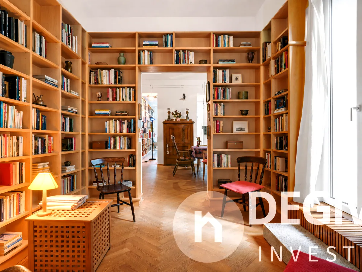 Bibliothek mit Terrassenaustritt