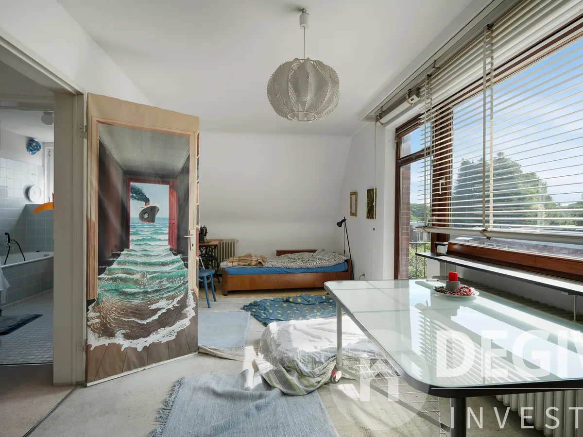 Zimmer OG mit Zugang Balkon
