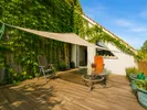 Terrasse mit Sonnensegel