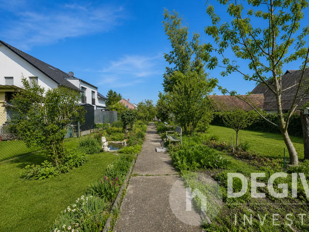 Großzügiges Grundstück mit Garten