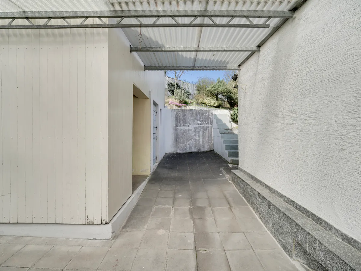 Überdachter Durchgang