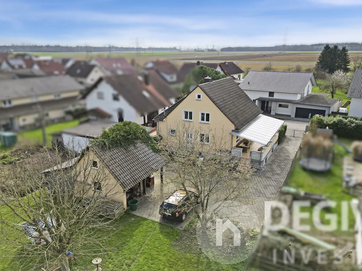 Luftaufnahme des Grundstücks