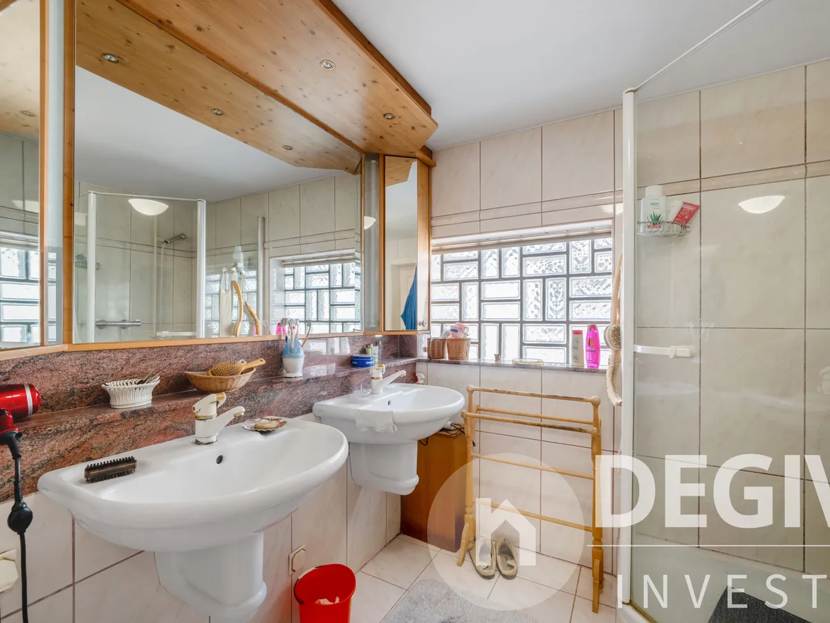 Badezimmer OG mit Dusche