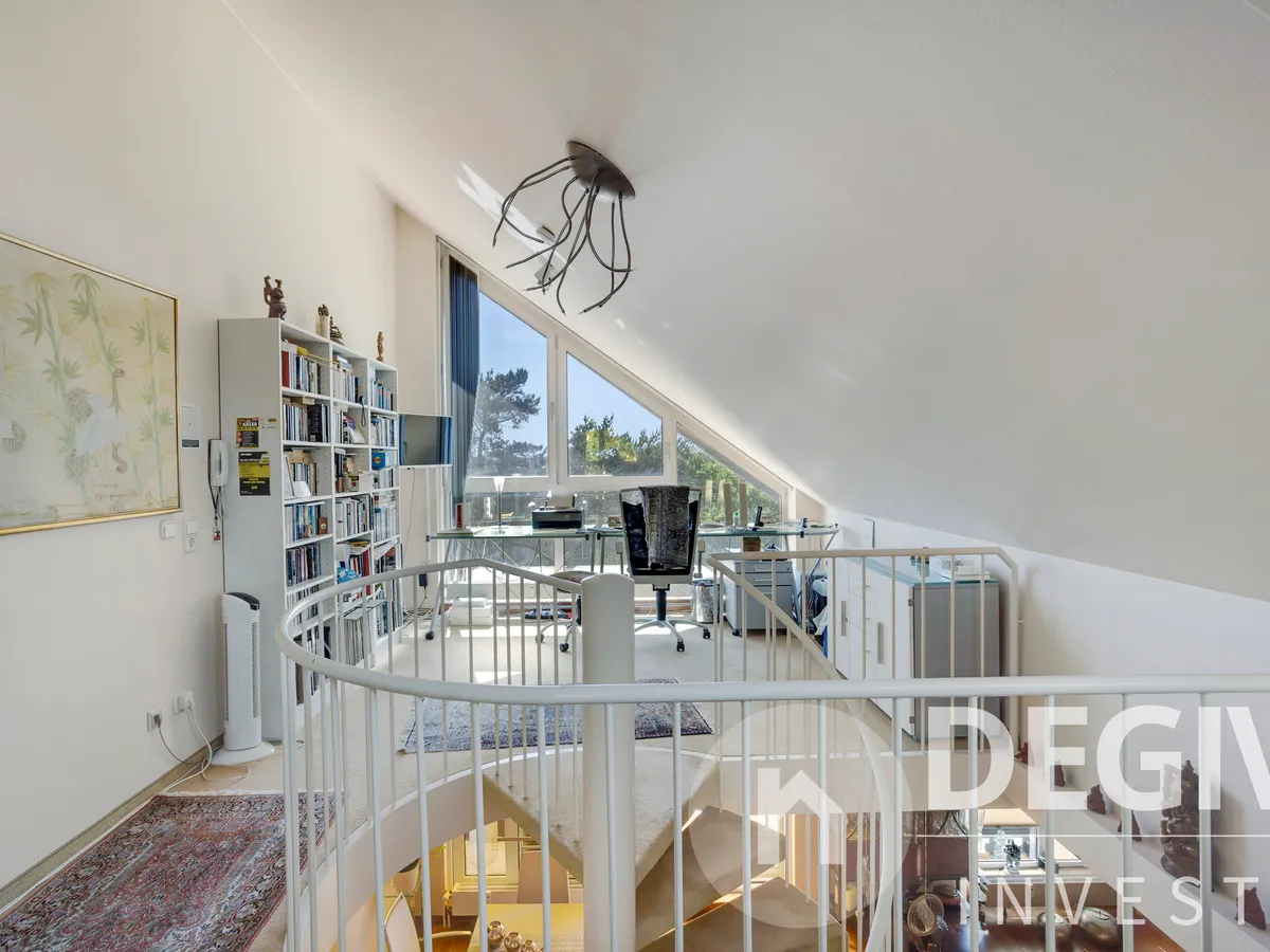 Galerieebene - Arbeitsbereich mit Ausblick