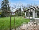 Blick von der Terrasse in den Garten