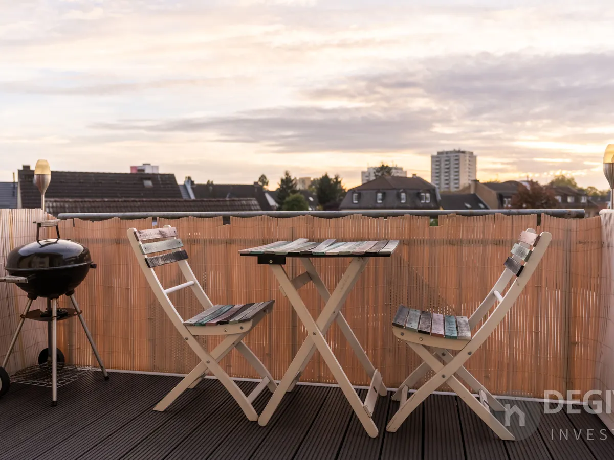 Sonnenbalkon Südseite mit Aussicht