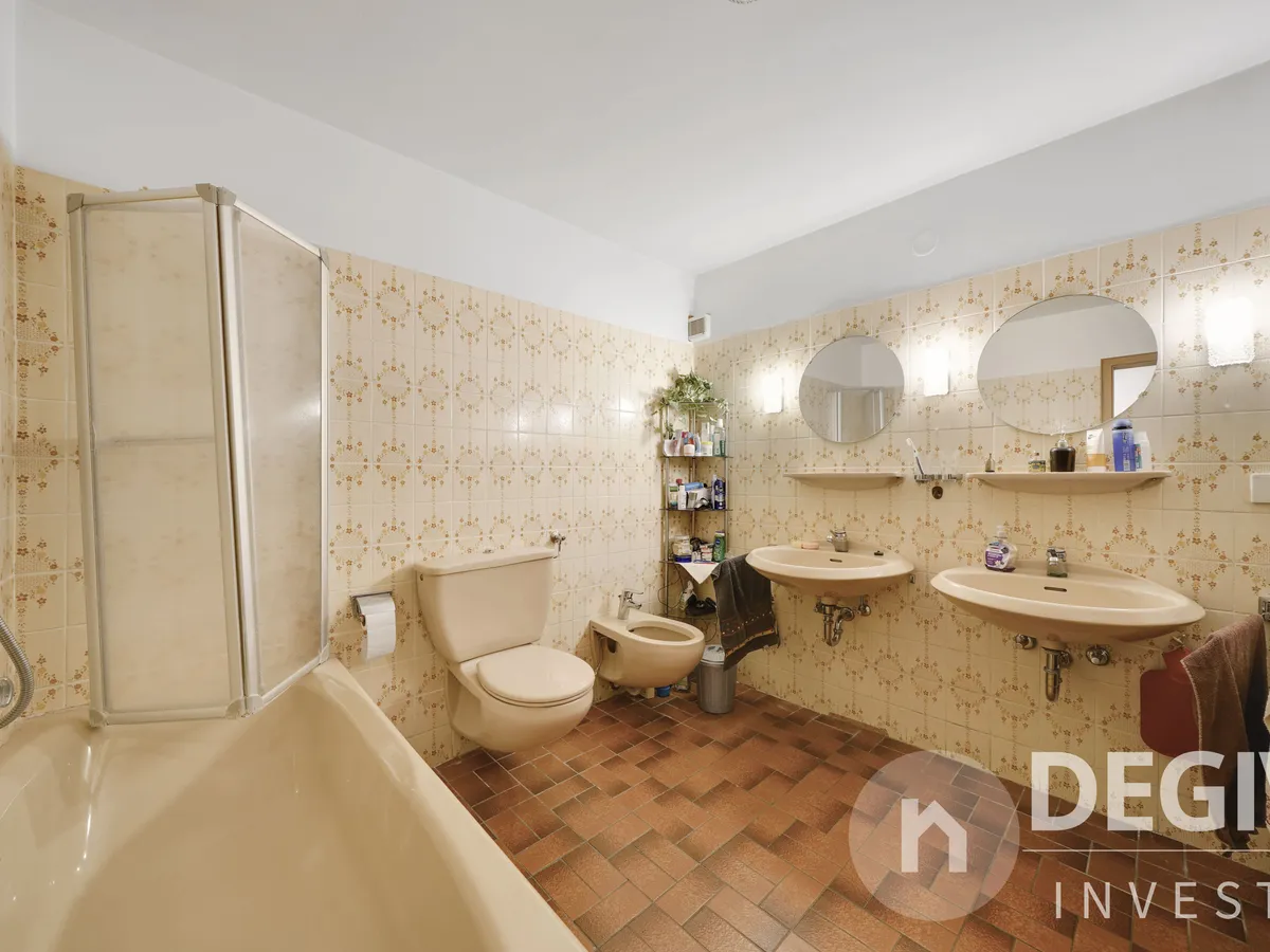 Bad UG mit Badewanne