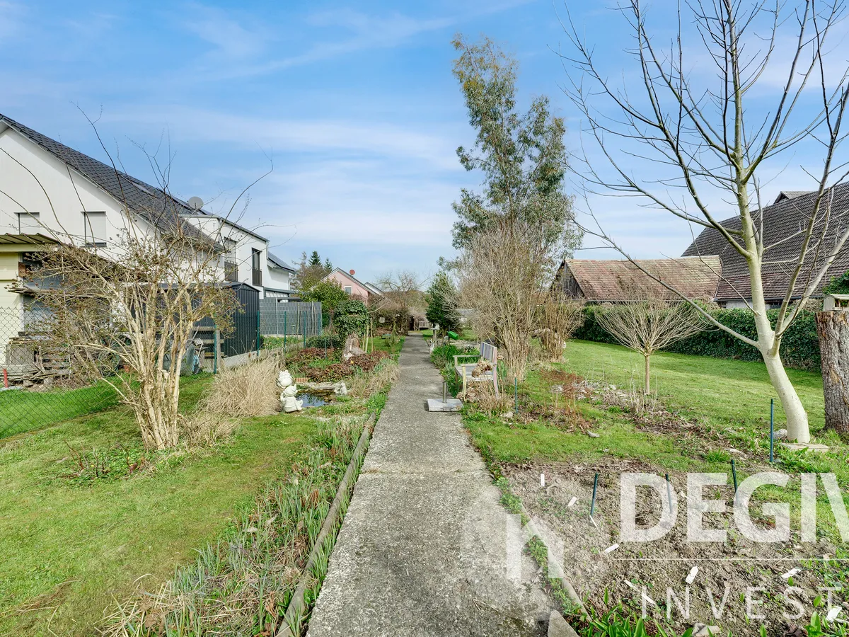 Großzügiges Grundstück mit Garten