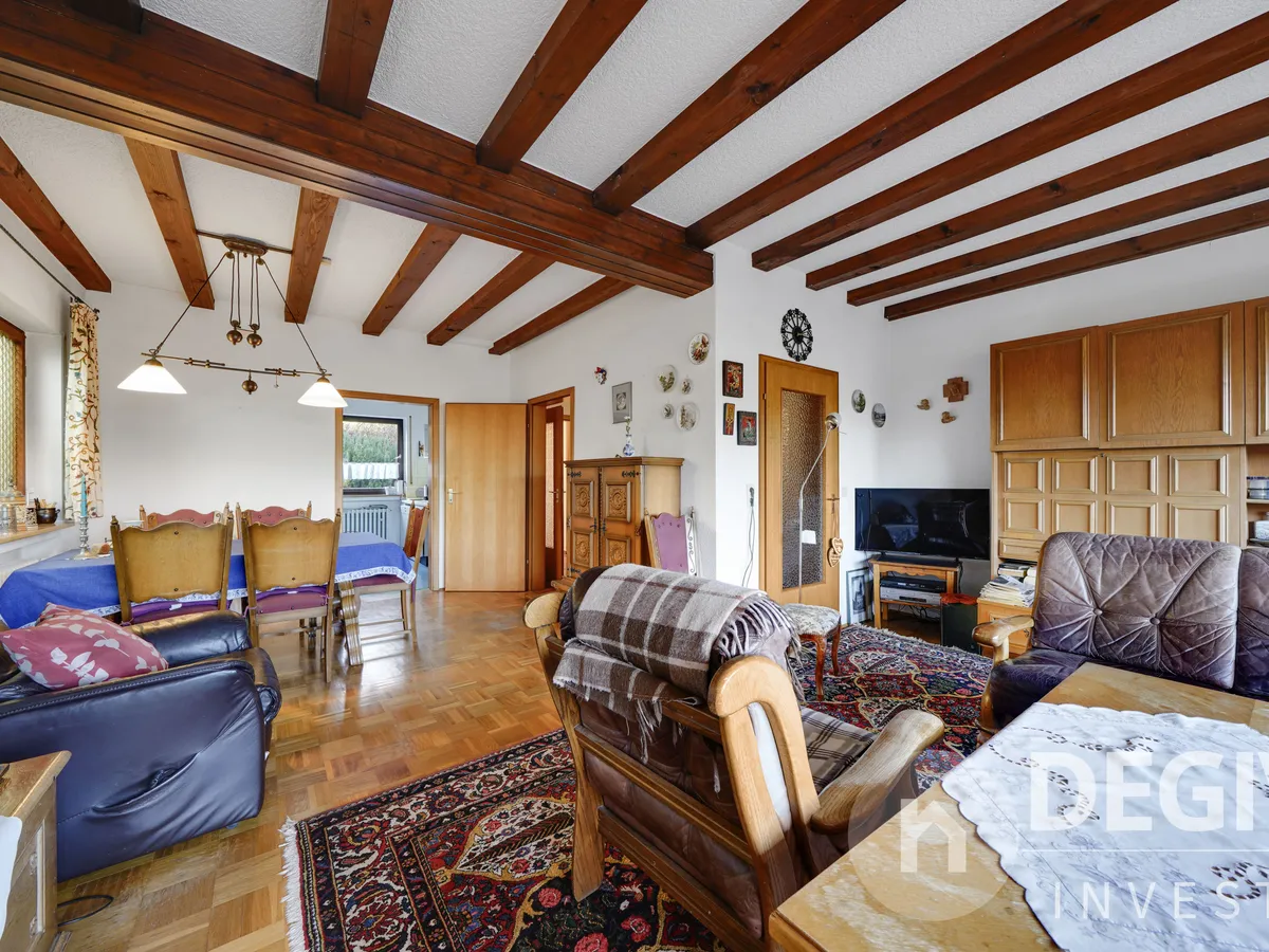 Wohnzimmer mit Blick zum Garten