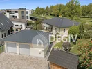 Garage und Stellplätze