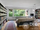 Wohnzimmer mit Fensterfront