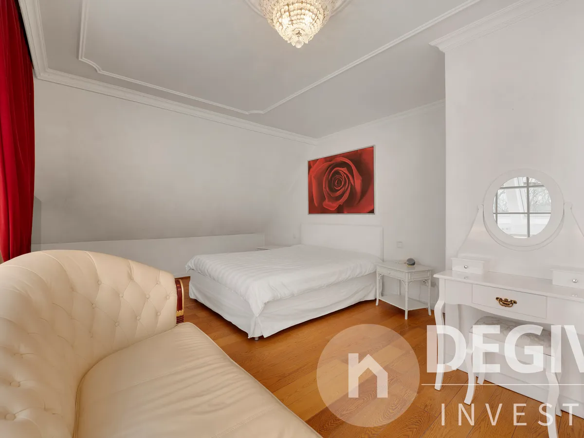 Schlafzimmer mit Bad ensuite