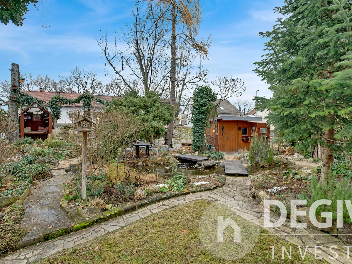 Garten mit Gartenhaus, Nordseite