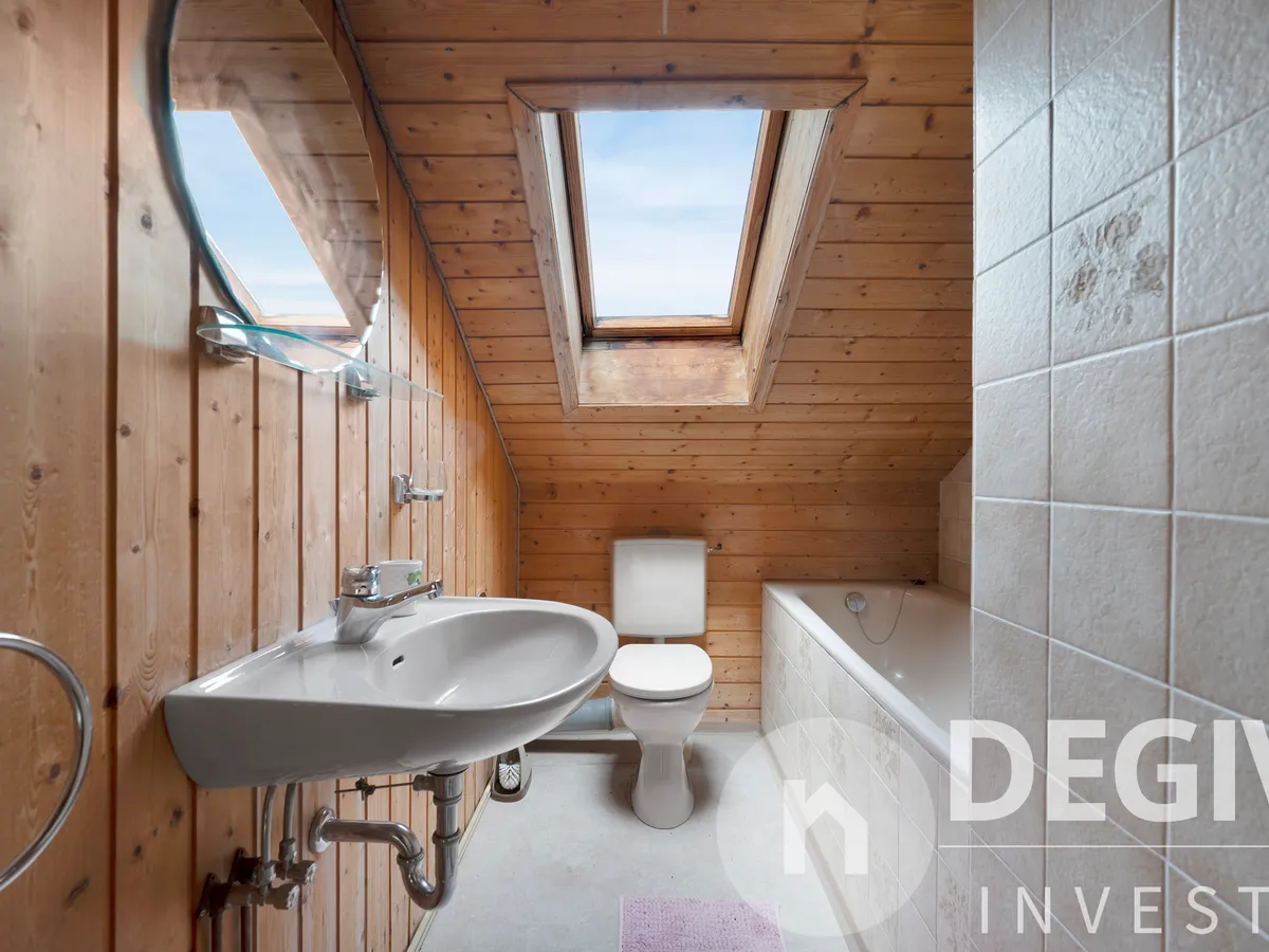 Badezimmer im Dachgeschoss