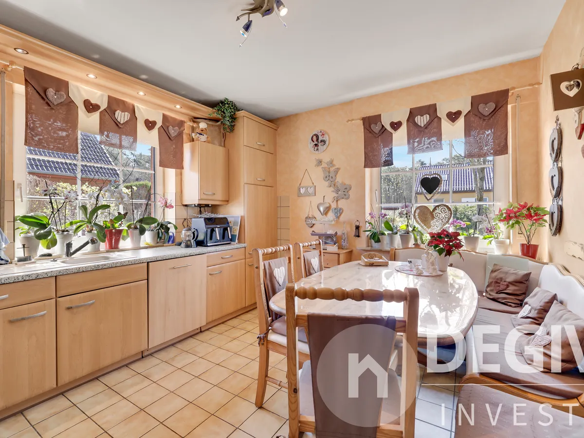 Küche mit Essbereich