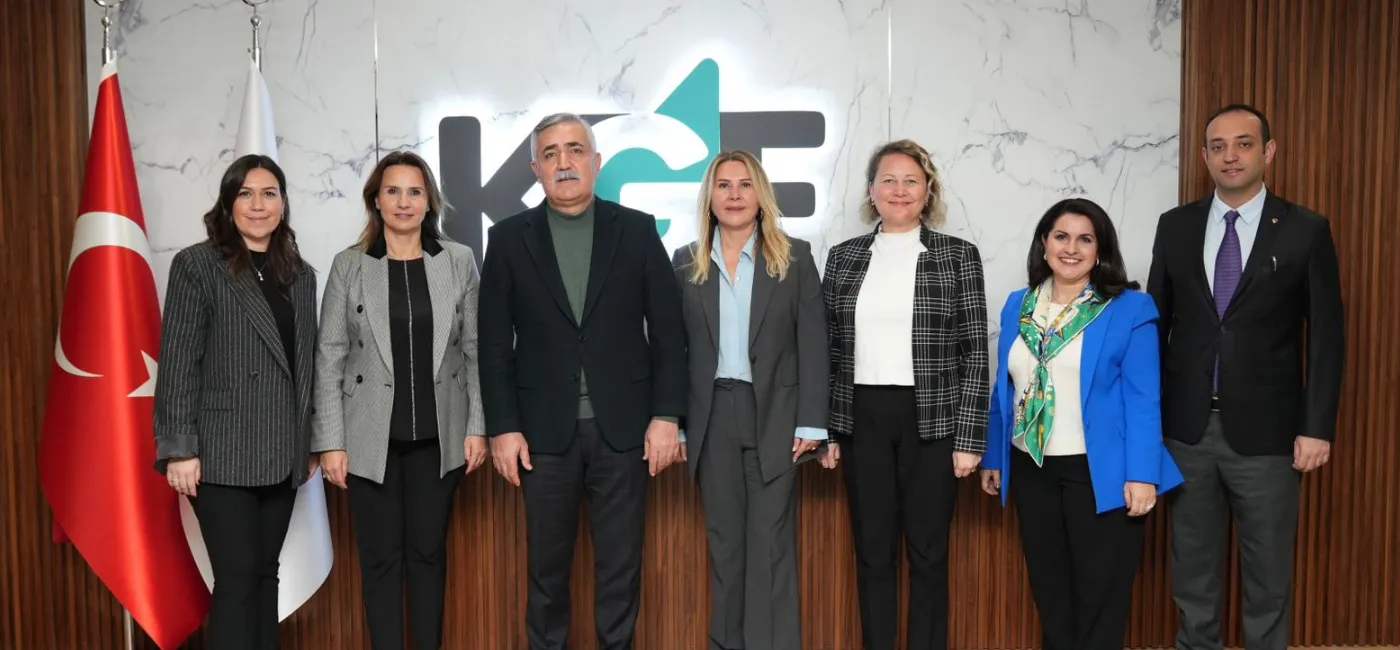 KAGİDER BAŞKANI ESRA BEZİRCİOĞLU VE KGF GENEL MÜDÜRÜ ERDOĞAN ÖZEGEN BİR ARAYA GELDİ