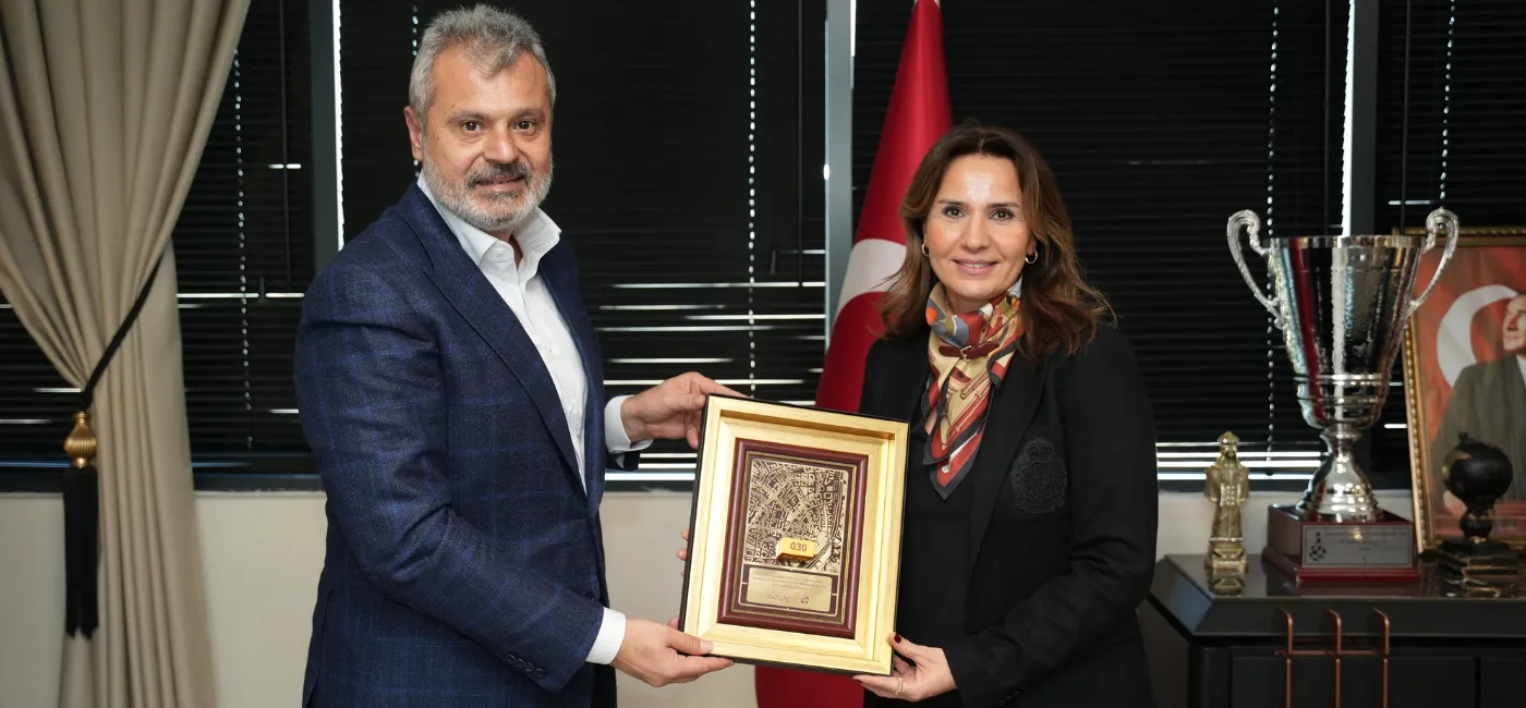 Hatay Büyükşehir Belediye Başkanı Mehmet ÖNTÜRK KAGİDER’e Verdikleri Destek İçin Plaket Takdim Etti!