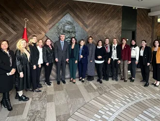 KAGİDER Başkanı Esra Bezircioğlu Paris Büyükelçisi Sayın Yunus Demirer'i Ziyaret Etti.