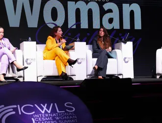 KAGİDER AB Temsilcisi Ayşe Yürekli Çeşme Kadın Liderler Zirvesi'ne Katıldı