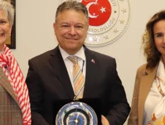 KAGİDER Heyet T.C. New York Başkonsolosu Büyükelçi Muhittin Ahmet Yazal’ı Makamında Ziyaret Etti. 